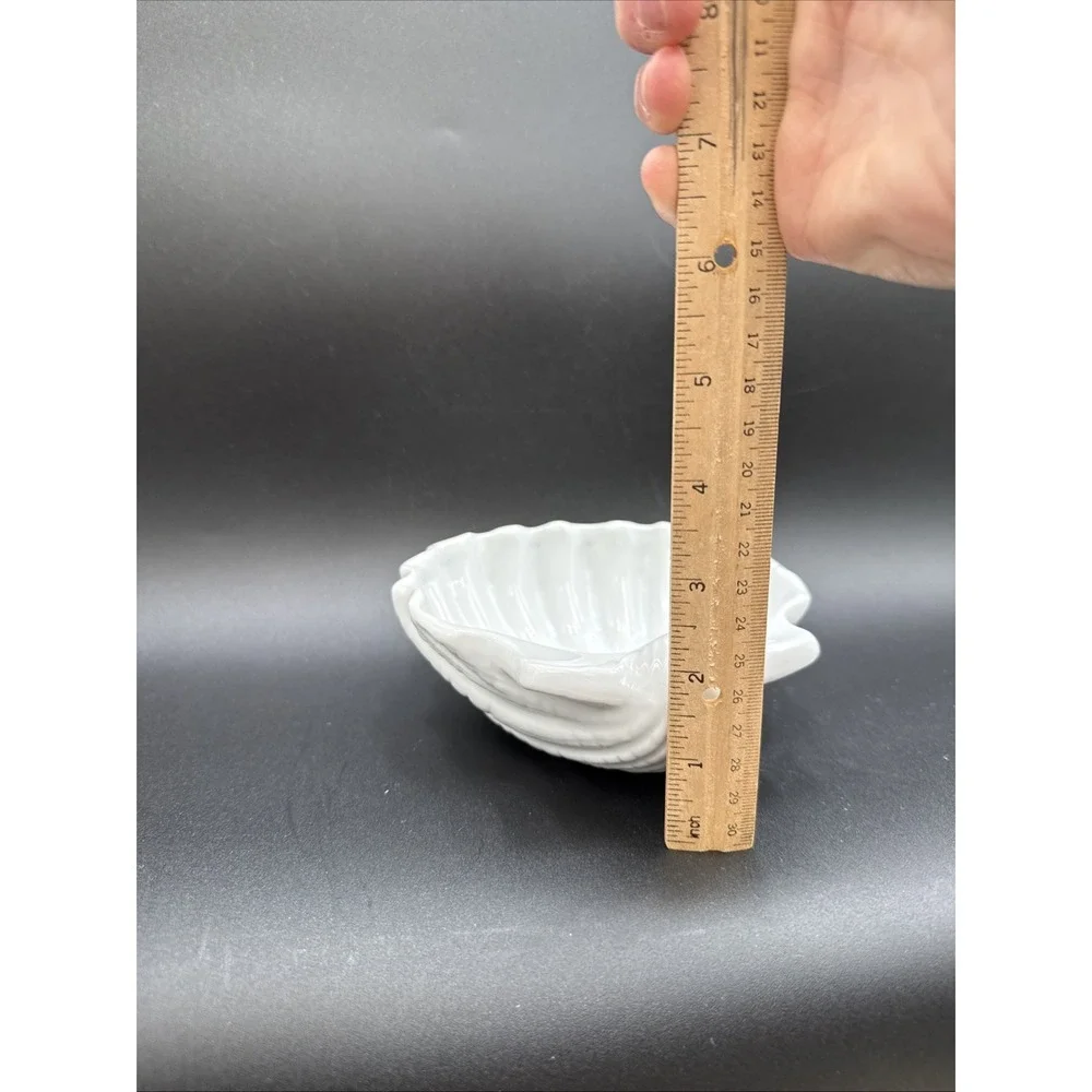 Pottery Barn White Clam Scallop Shell Appetizer / Soap Dish Discontinued EUC
